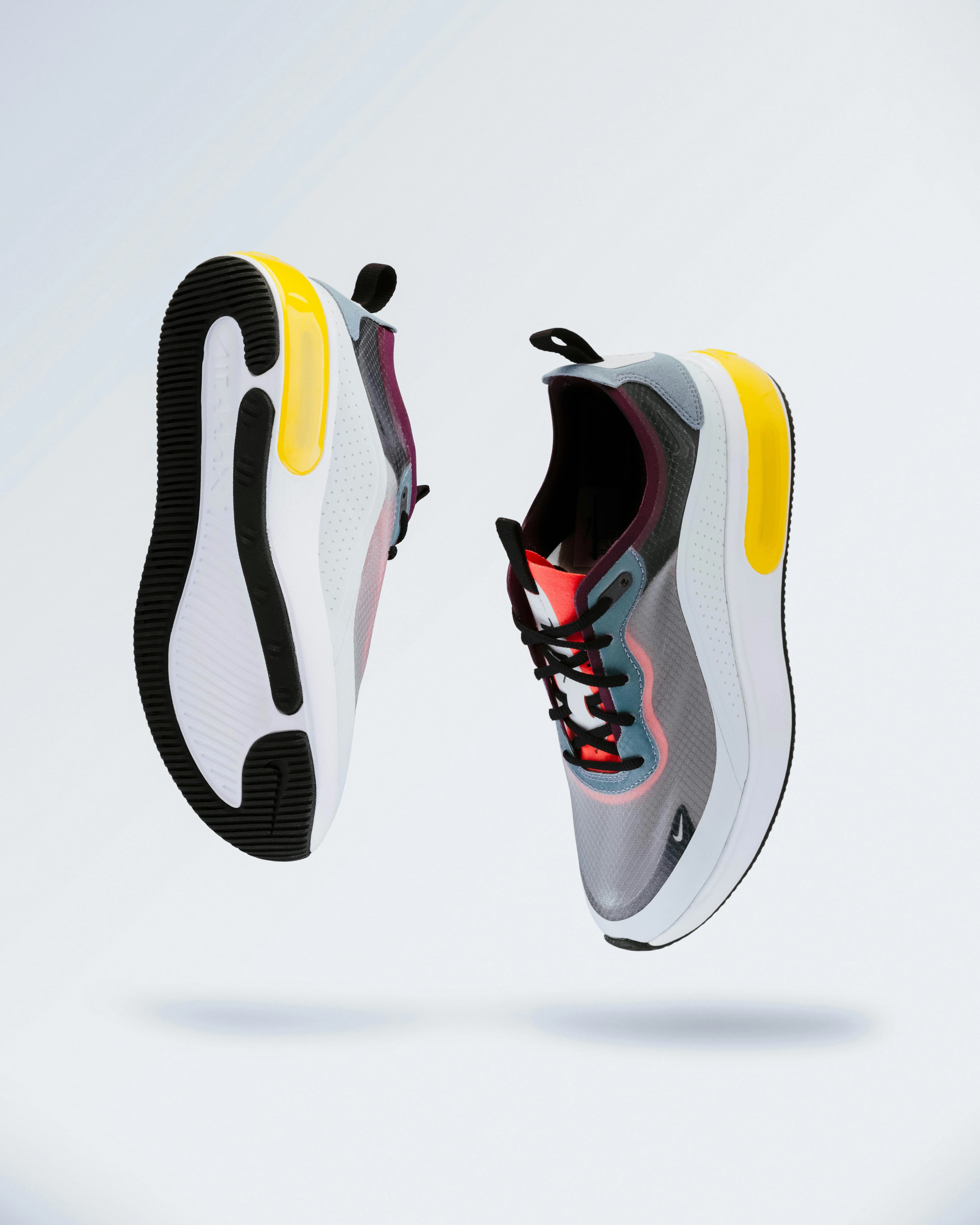 RUNNING SHOES